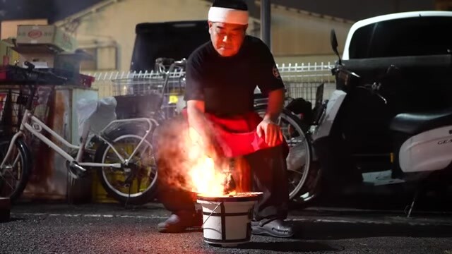 七輪で炭火焼きする自家製焼豚